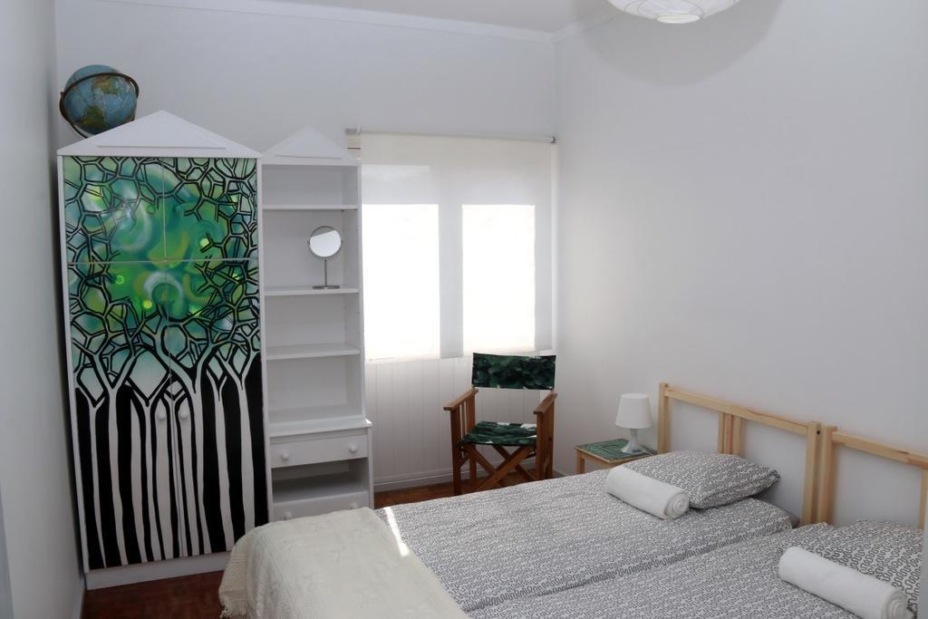 Peniche Housing | Tree The Company Bed and Breakfast Pokój zdjęcie